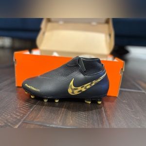 Nike phantom vision cleats women’s 6.5